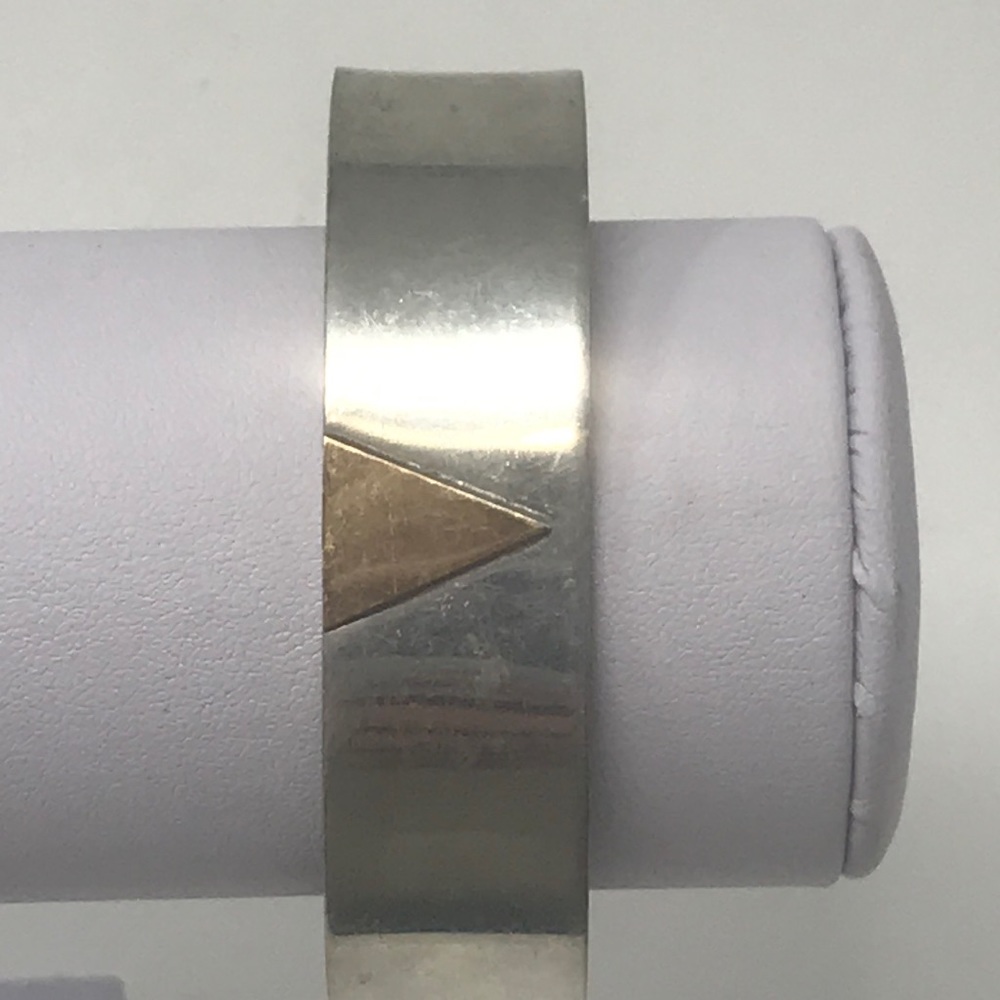 ❤️Cathedral Pewter cuff bracelet